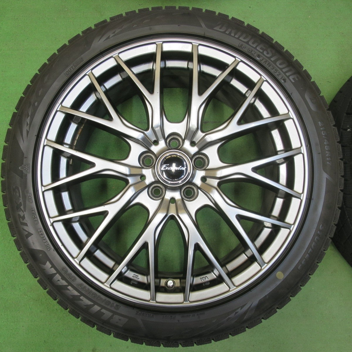 バリ溝！21年！キレイ！9.5分☆プリウス 等 215/45R17