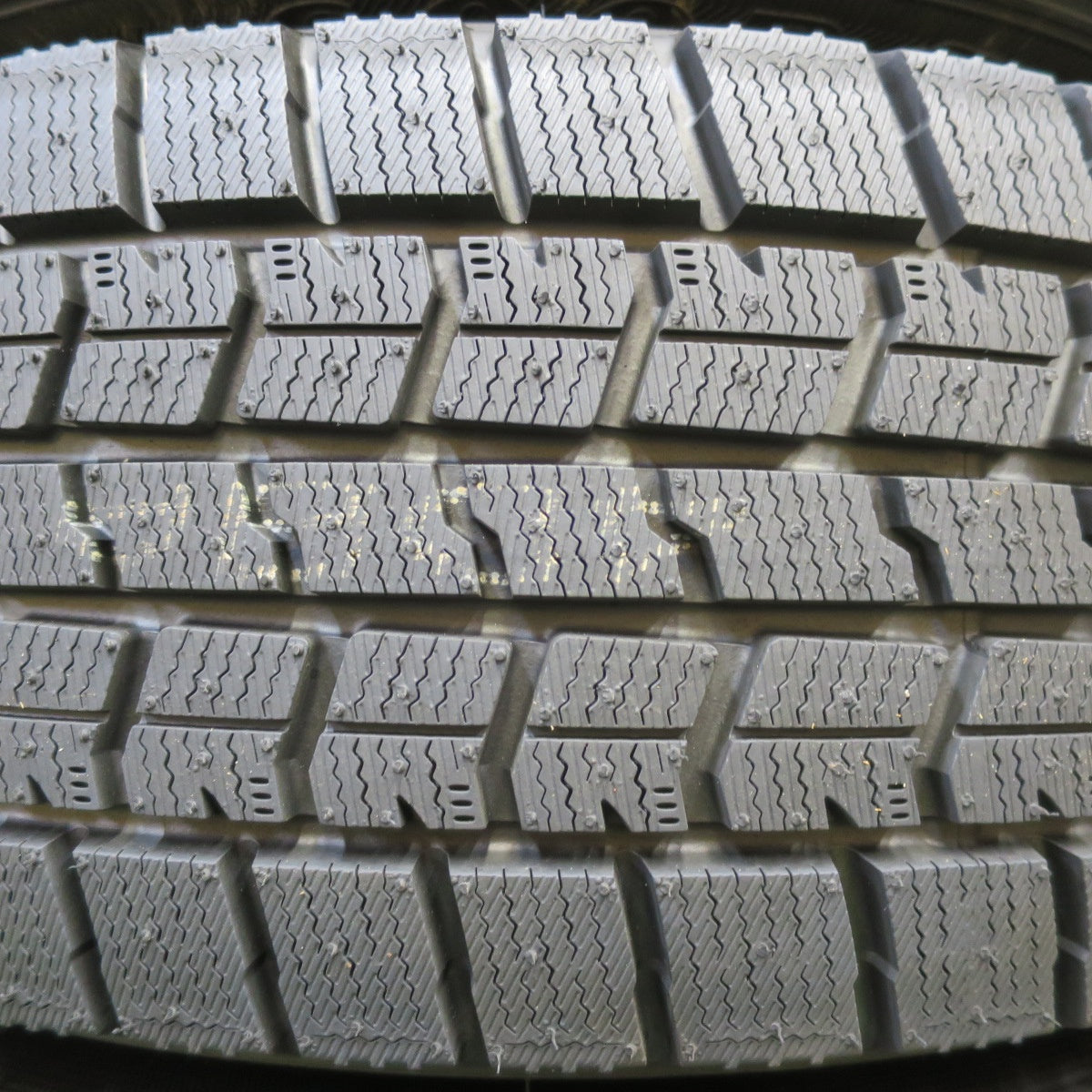 [送料無料] タイヤほぼ未使用！23年！キレイ★トヨタ 130系 マークX 純正 215/60R16 スタッドレス グッドイヤー アイスナビ7 PCD114.3/5H★4093007イス