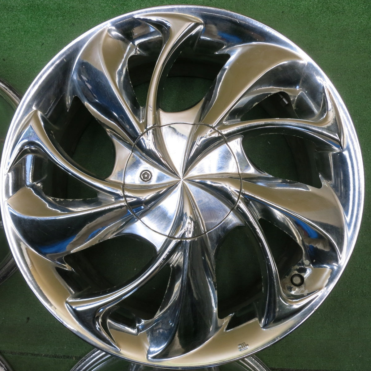 4本価格★Stich EXPLORER HOT STUFF 17インチ ホイール シュティッヒ エクスプローラー ホットスタッフ 17×7JJ PCD114.3/4H 5H マルチ★6052309HAホ