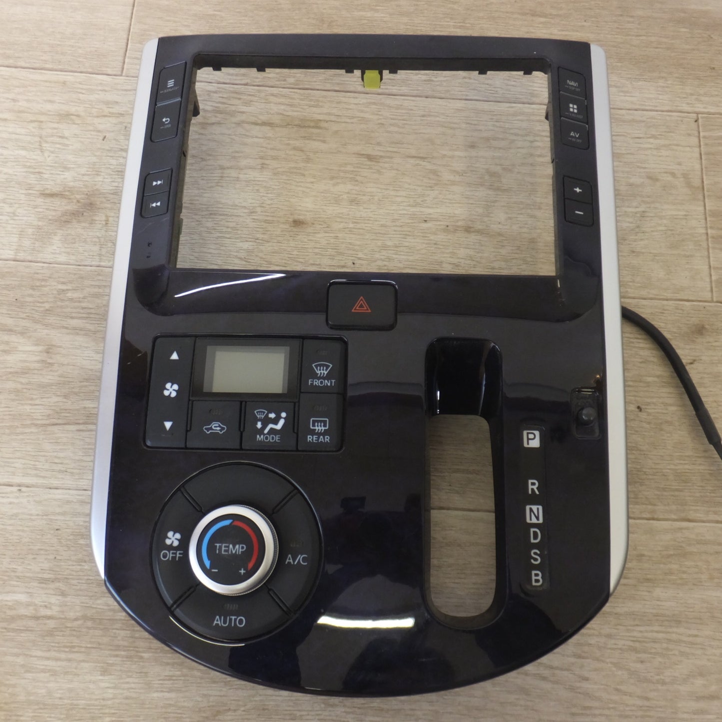 [送料無料] ★パイオニア製 ダイハツ 純正 メモリーナビ NVF-0178ZY 08545-K9114　タント LA600S[18]★