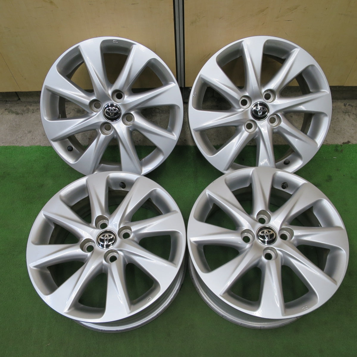 4本価格◎トヨタ MXPK11 アクア 純正 ホイール 15インチ 15×6J PCD100/4H◎6082803NGホ