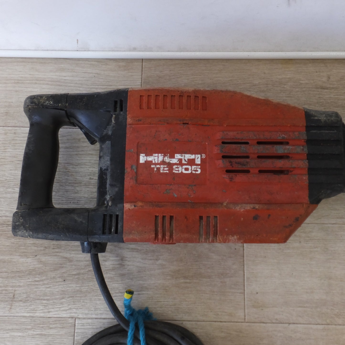 [送料無料] ★ヒルティ HITLI 電動ハンマー TE905　100V 1550W 50/60Hz★