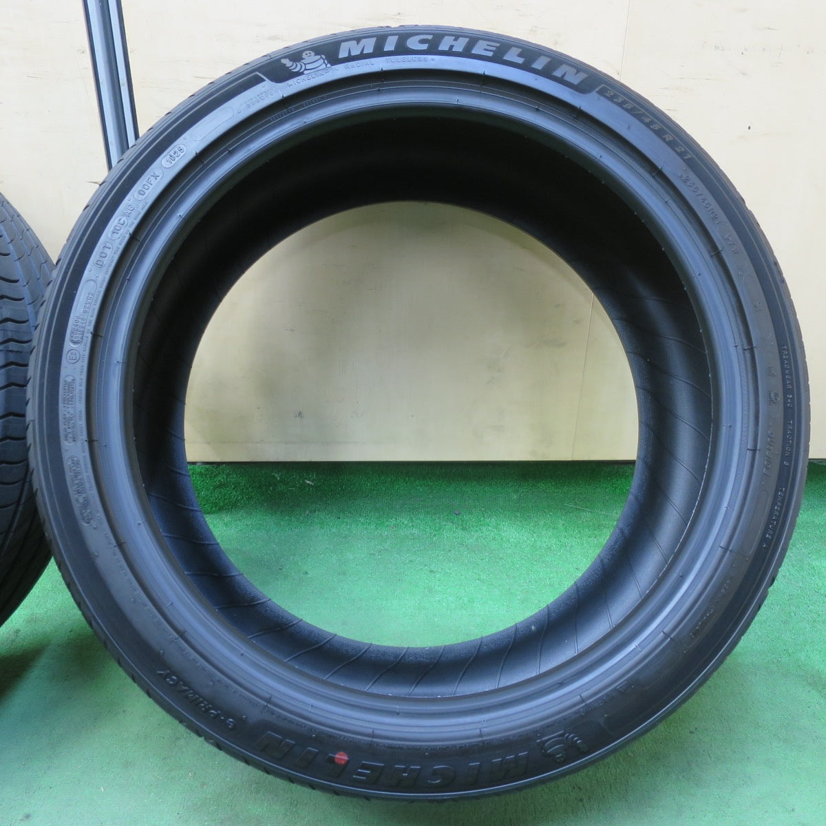 新車外し！25年★235/45R21 ミシュラン e・PRIMACY eプライマシー 21インチ タイヤ クラウン スポーツ 等★5071405イノタ