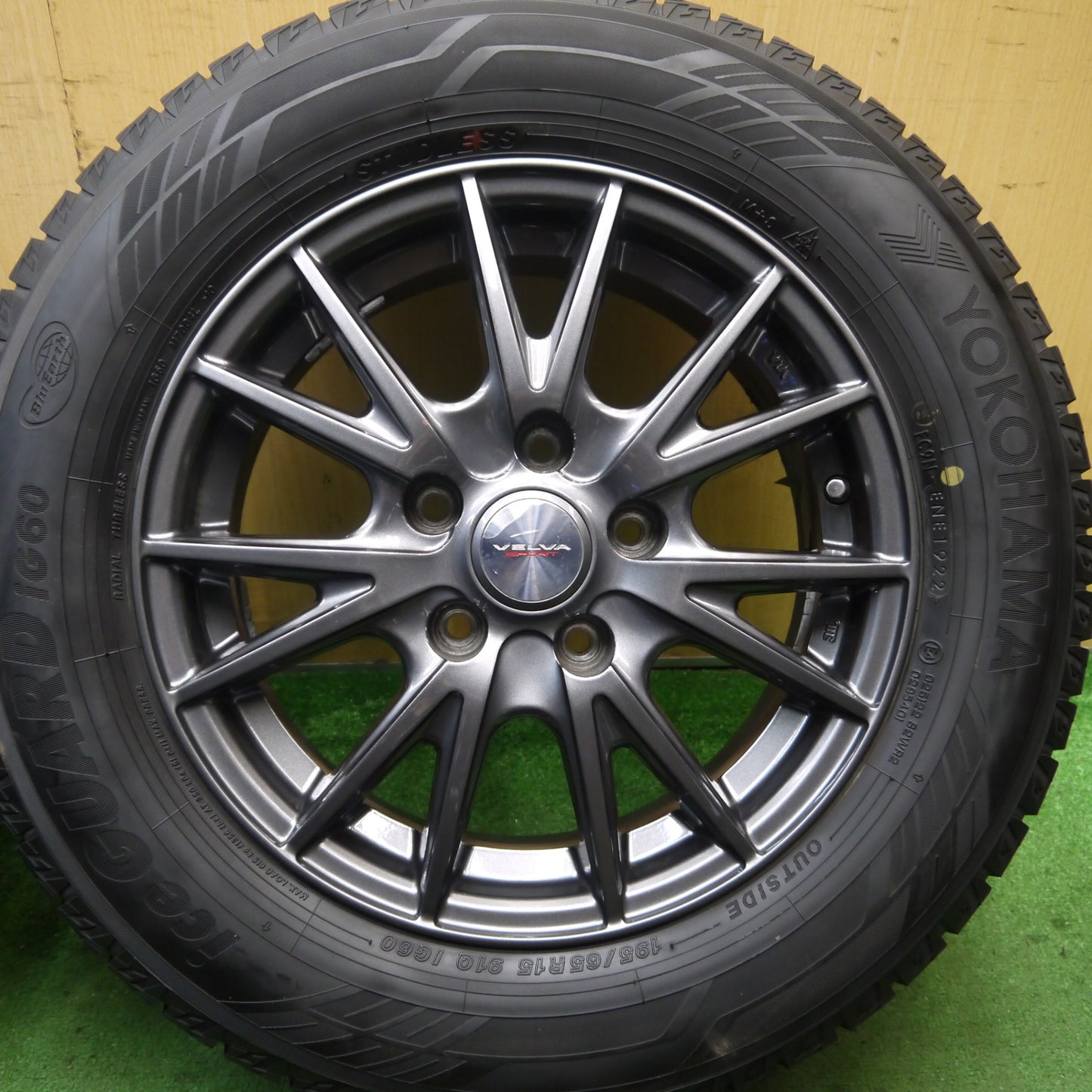 バリ溝！22年！キレイ！8.5分★スタッドレス 195/65R15 ヨコハマ アイスガード iG60 VELVA SPORT ヴェルヴァ 15インチ PCD114.3/5H★5072201Hス