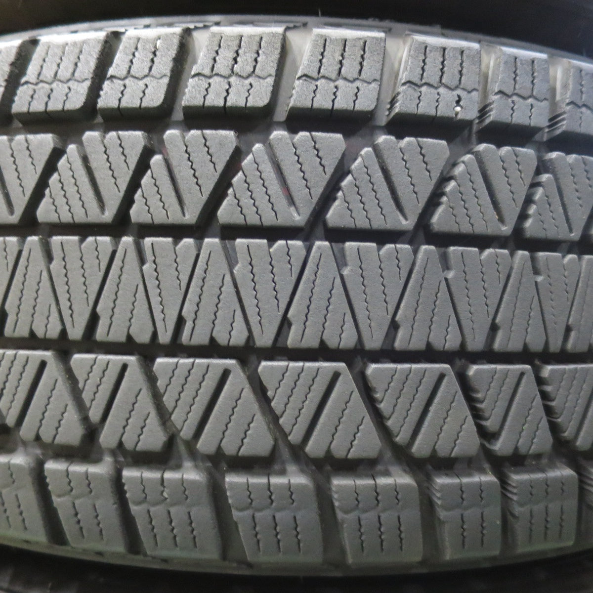 バリ溝！22年！キレイ！9.5分★マツダ CX-5 純正 225/65R17 スタッドレス ブリヂストン ブリザック DM-V3 17インチ CX5 PCD114.3/5H★5112202イス