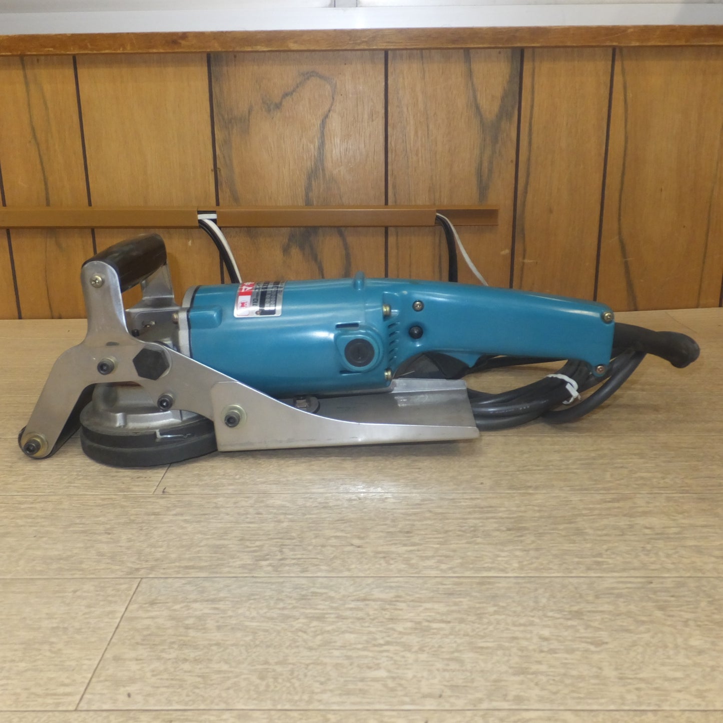 [送料無料] 美品★マキタ makita 110mm コンクリートカンナ PC1100　100V 11A 50-60Hz 1050W 10000/min.★