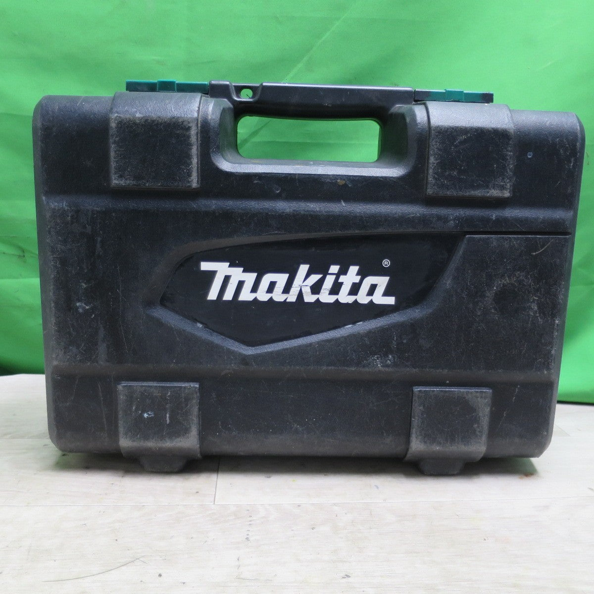 [送料無料] バッテリー2個☆マキタ 充電式 インパクト ドライバ 14.4V M695DWX 充電器 ケース付き 電動 工具☆