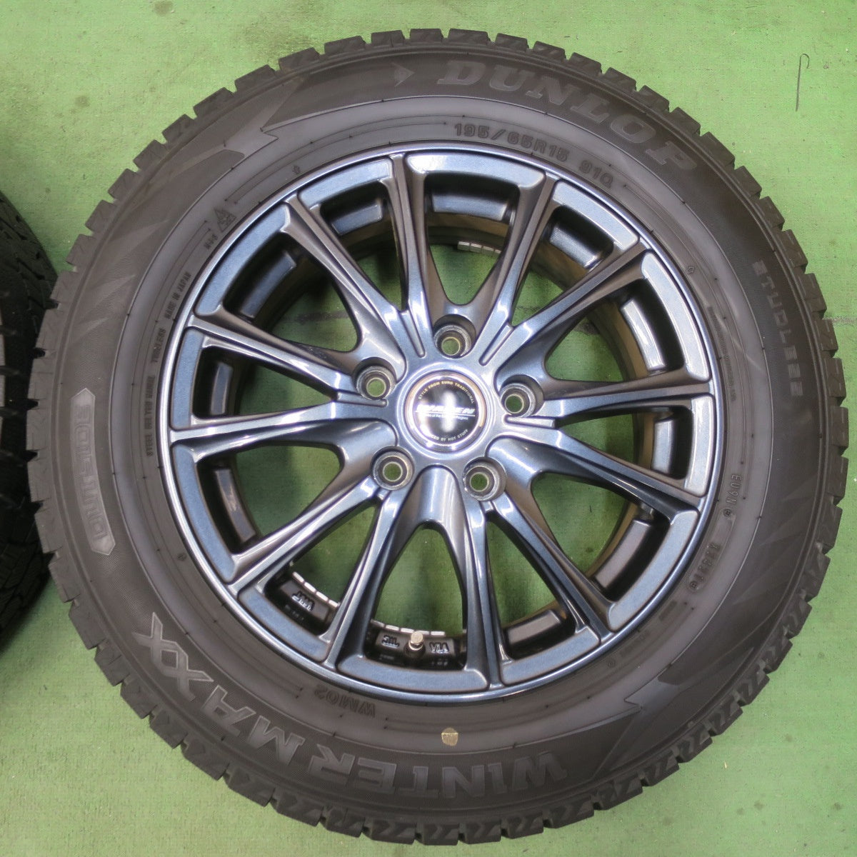 バリ溝！キレイ！9分★スタッドレス 195/65R15 ダンロップ ウインターマックス WM02 WAREN ヴァーレン 15インチ PCD114.3/5H★6020502イス
