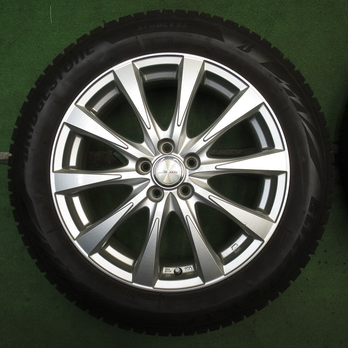 バリ溝！22年！キレイ！9分◎ライズ ロッキー 等 195/60R17 スタッドレス ブリヂストン ブリザック VRX2 JOKER ジョーカー 17インチ PCD100/5H◎6082601NJス