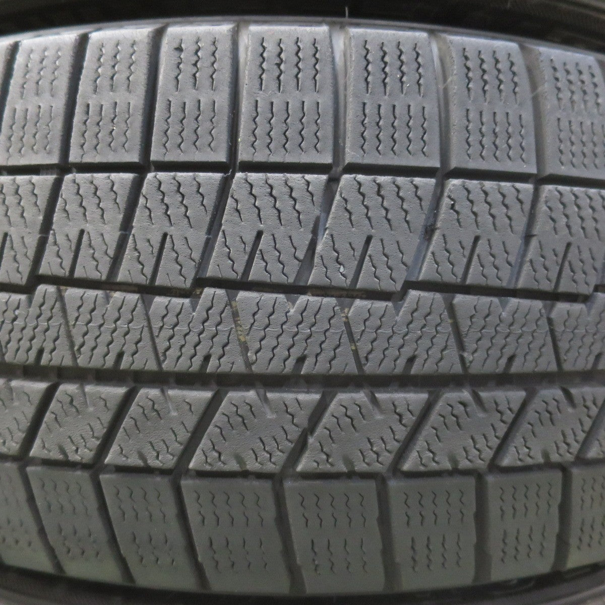 キレイ！21年★スタッドレス 215/55R17 ダンロップ ウインターマックス 03 VIOLENTO ヴィオレント 17インチ PCD114.3/5H★5111109イス