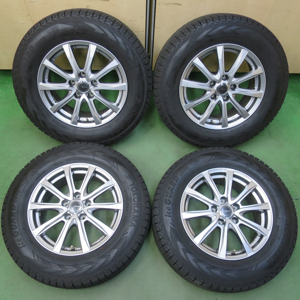 バリ溝！24年！キレイ！9.5分◎スタッドレス 215/70R16 ヨコハマ アイスガード G075 MiLLOUS VX ミルアス 16インチ PCD114.3/5H◎6063001イス