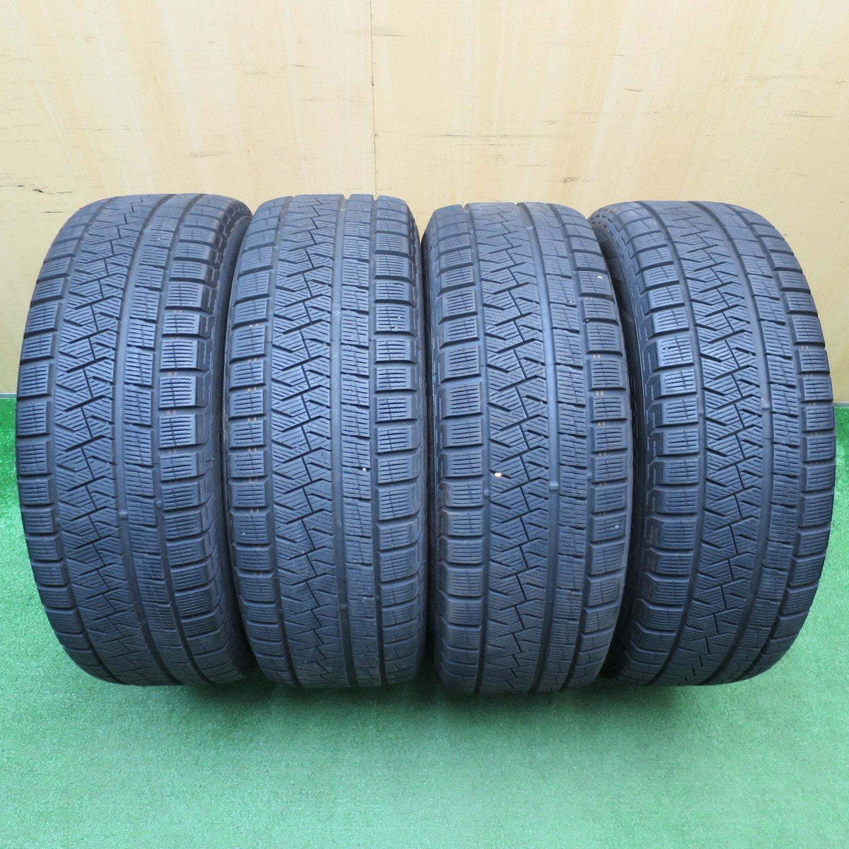 バリ溝！8.5分★日産 V35 スカイライン 純正 215/55R17 スタッドレス ピレリ アイスアシンメトリコ 17インチ PCD114.3/5H★5122504NJス