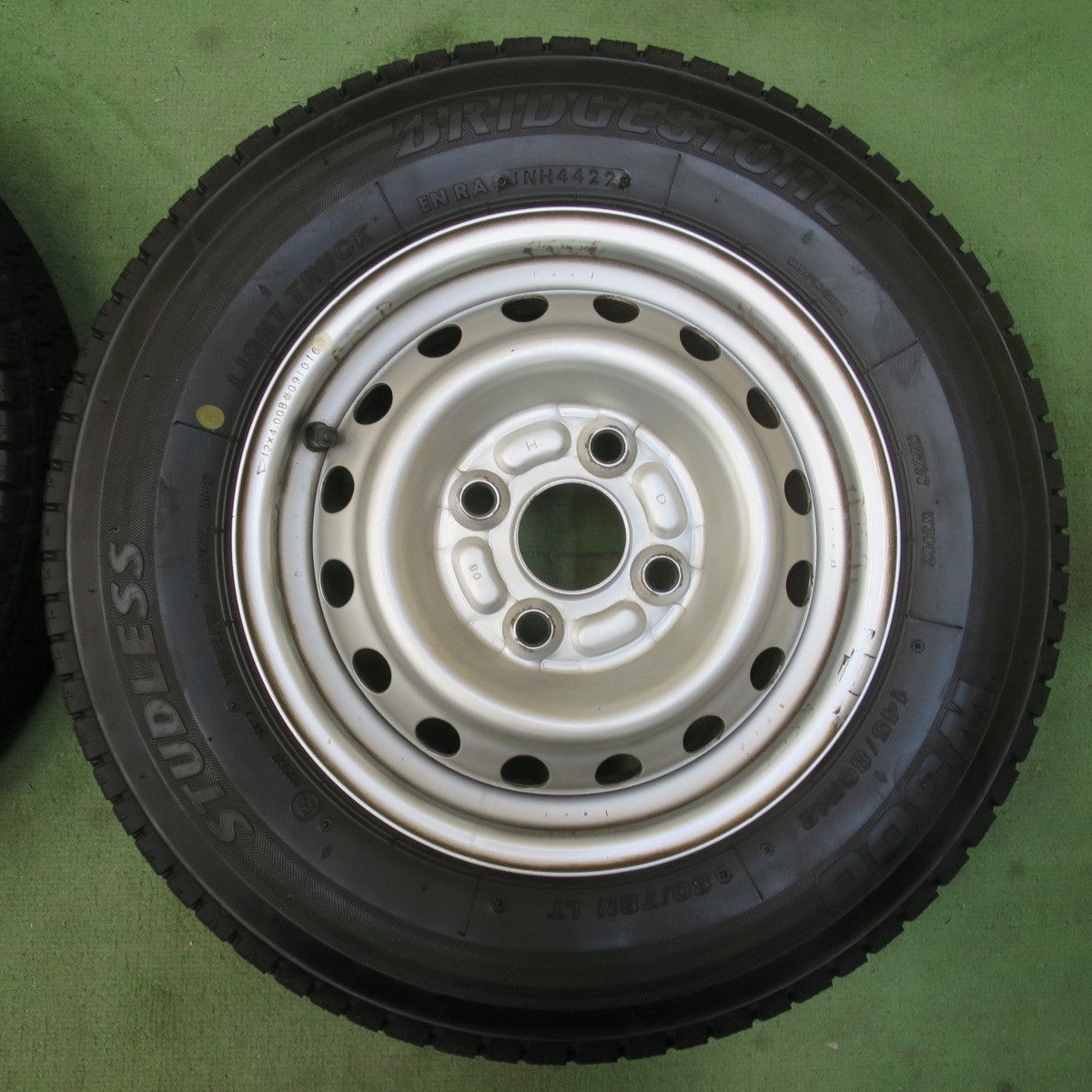 4本価格！22年★ダイハツ アトレー ハイゼット 等 純正 スチール 145/80R12 80/78N スタッドレス ブリヂストン W300 12インチ PCD100/4H★6031902イス
