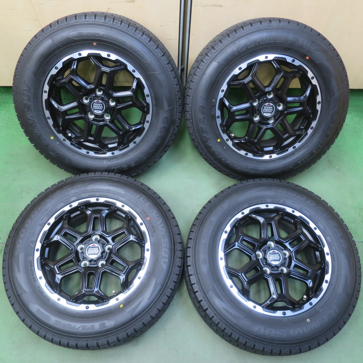 バリ溝！キレイ！9.5分◎LOXARNY ROCK KELLY 632 215/70R16 スタッドレス グッドイヤー アイスナビ SUV ロクサーニ ロックケリー 16インチ PCD114.3/5H◎6061508イス
