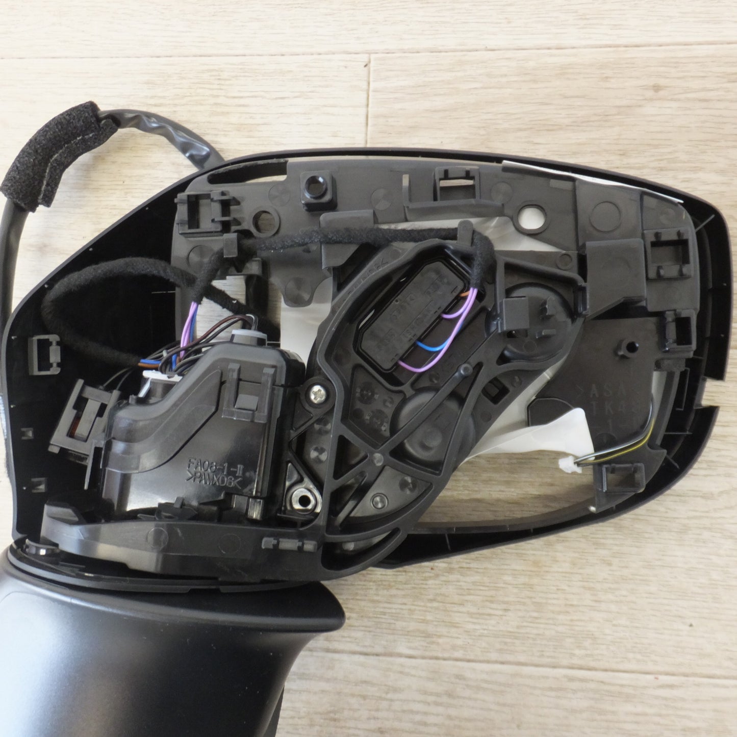 [送料無料] 未使用★マツダ MAZDA 純正 CX-5 KF2P ドアミラー K128-69-181F 左　フレームのみ★