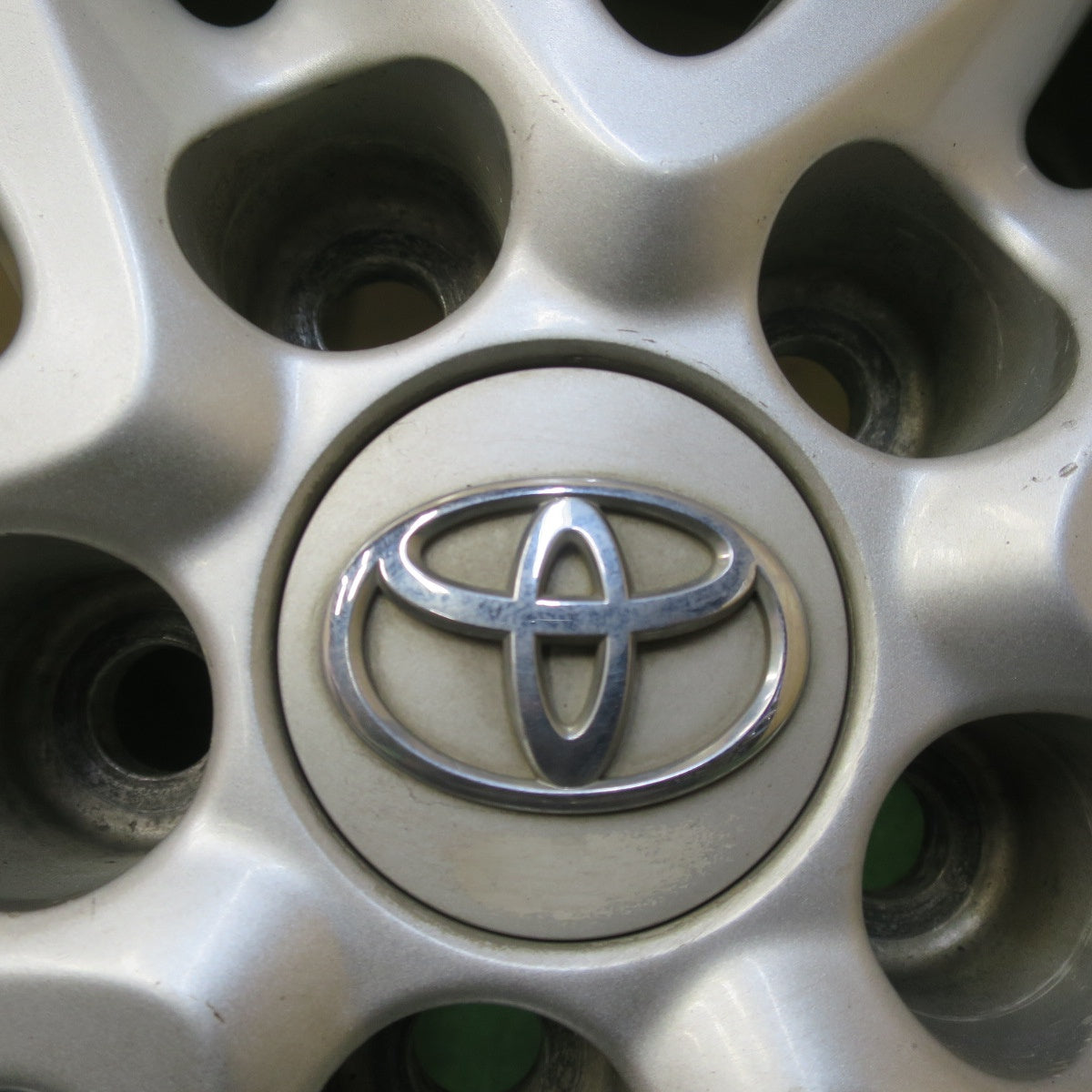 バリ溝！22年！9.5分★トヨタ 20系 アルファード ヴェルファイア 純正 235/50R18 スタッドレス ブリヂストン ブリザック VRX2 18インチ PCD114.3/5H★5110810イス