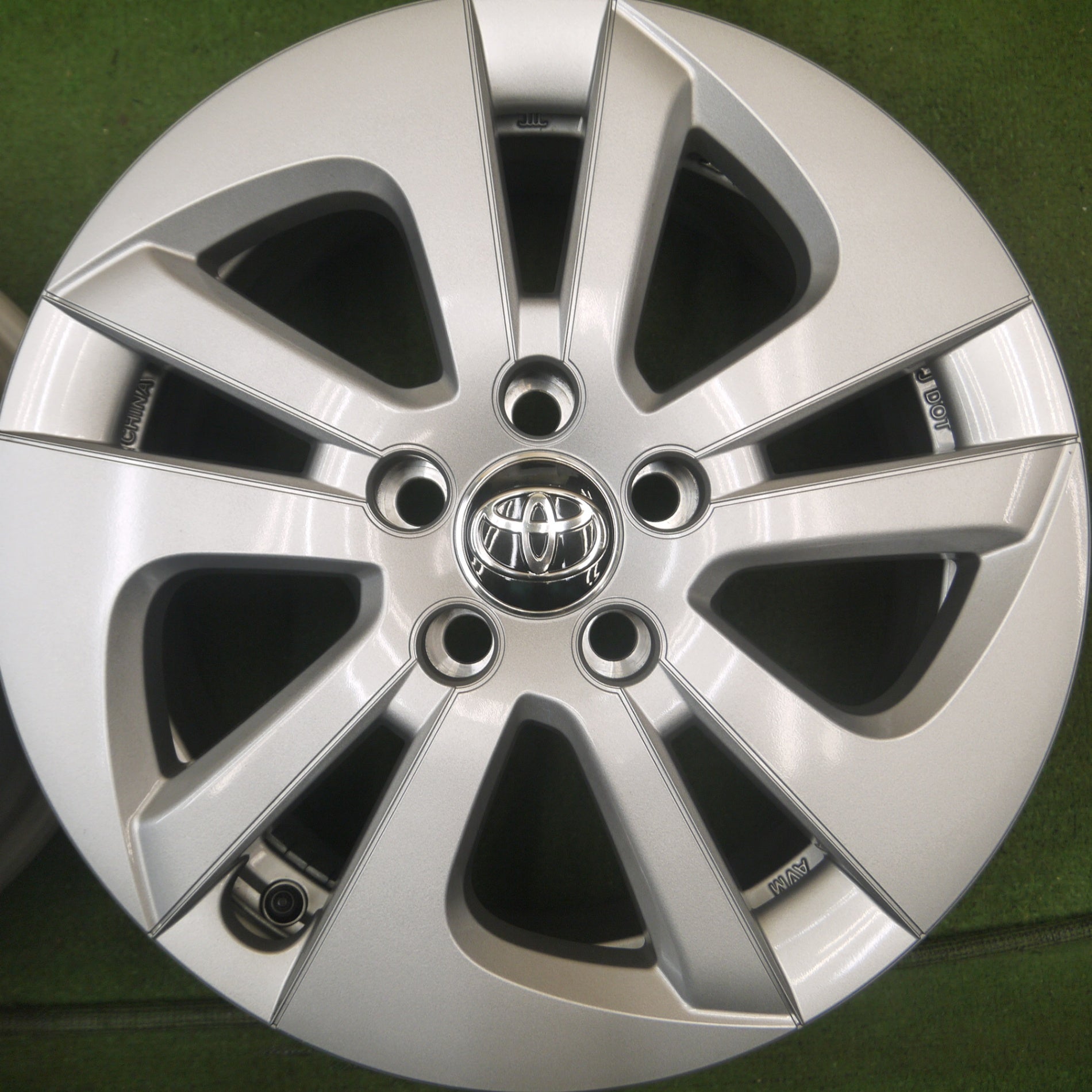 送料無料* 新車外し☆トヨタ 50系 プリウス 純正 ホイール 15インチ 15