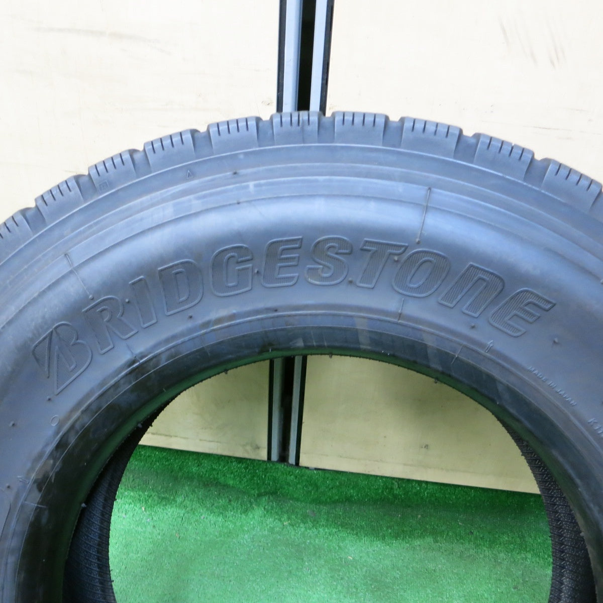 [送料無料] ほぼ未使用！22年★トラック タイヤ 225/80R17.5 123/122L ブリヂストン エコピア M801 Ⅱ ミックス オールシーズン 17.5インチ★5021002ナスタ