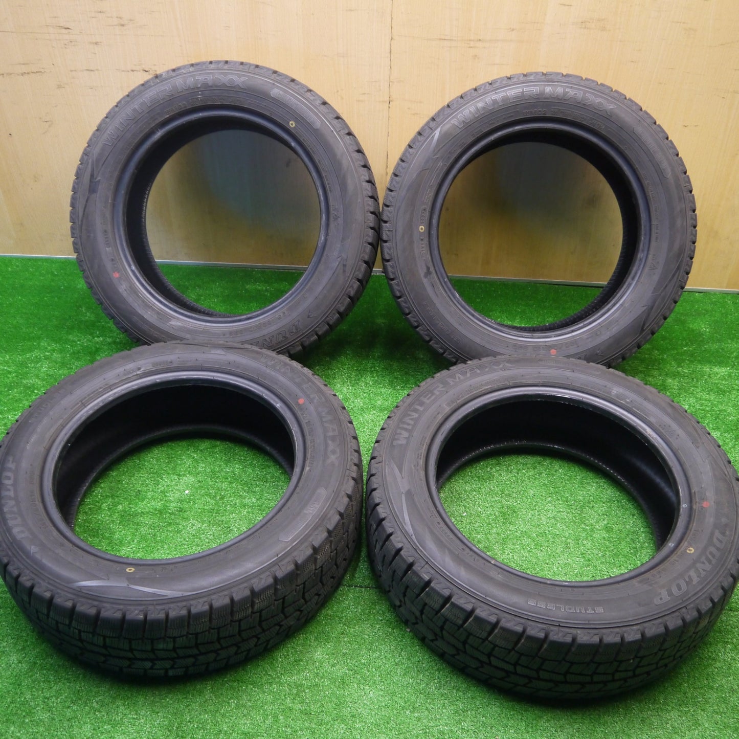 バリ溝！22年！9.5分★スタッドレス 195/60R16 ダンロップ ウインターマックス WM02 タイヤ 16インチ セレナ エクスファイア ノア ヴォクシー 等★5101001Hスタ