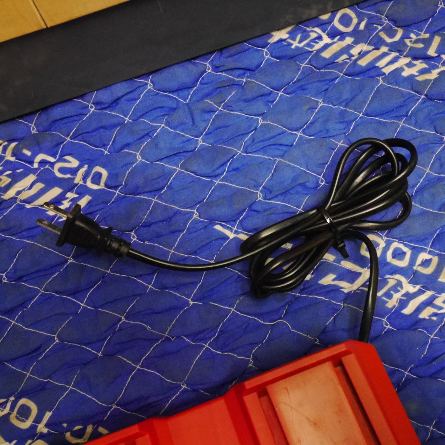 [送料無料] ☆HILTI ヒルティ マルチ チャージャー 4個口 充電器 C4/36-MC4 01 7.2V-36V 電動 工具に 100V②☆