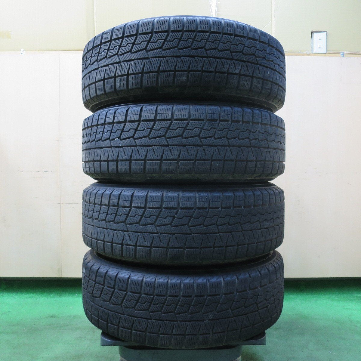 バリ溝！22年！キレイ！ほぼ10分★スタッドレス 205/60R16 ヨコハマ アイスガード iG70 Wazner 16インチ PCD114.3/5H★5022401イス