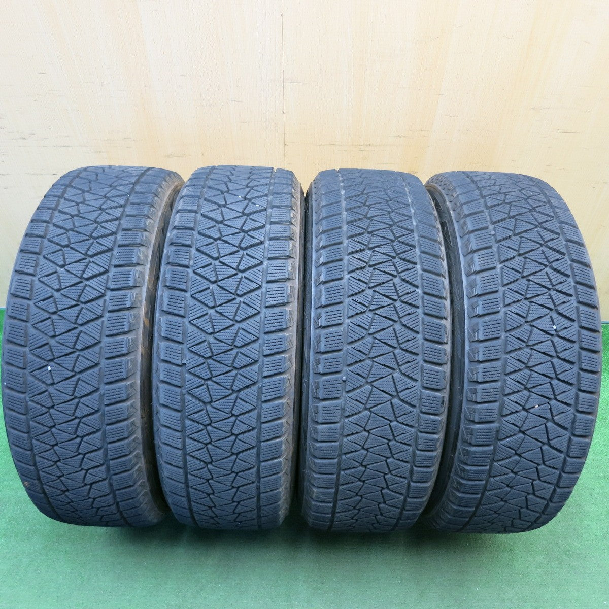 バリ溝！キレイ！8.5分★レクサス NX バージョンL 純正 225/60R18 スタッドレス ブリヂストン ブリザック DM-V2 18インチ PCD114.3/5H★6040501HAス