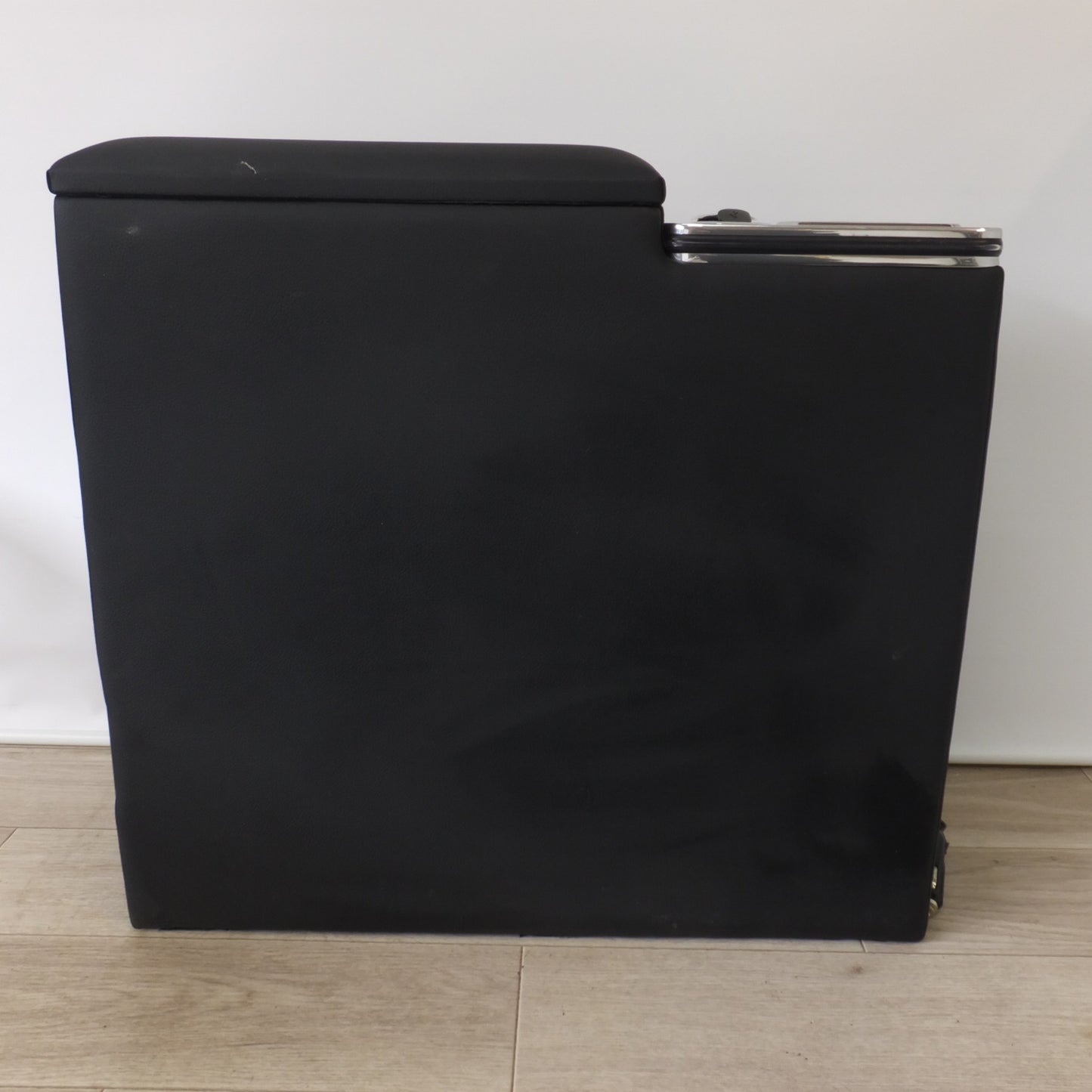 [送料無料] ★センターコンソール 社外品　トヨタ TOYOTA ルーミーなど　メーカー 形式 不明★