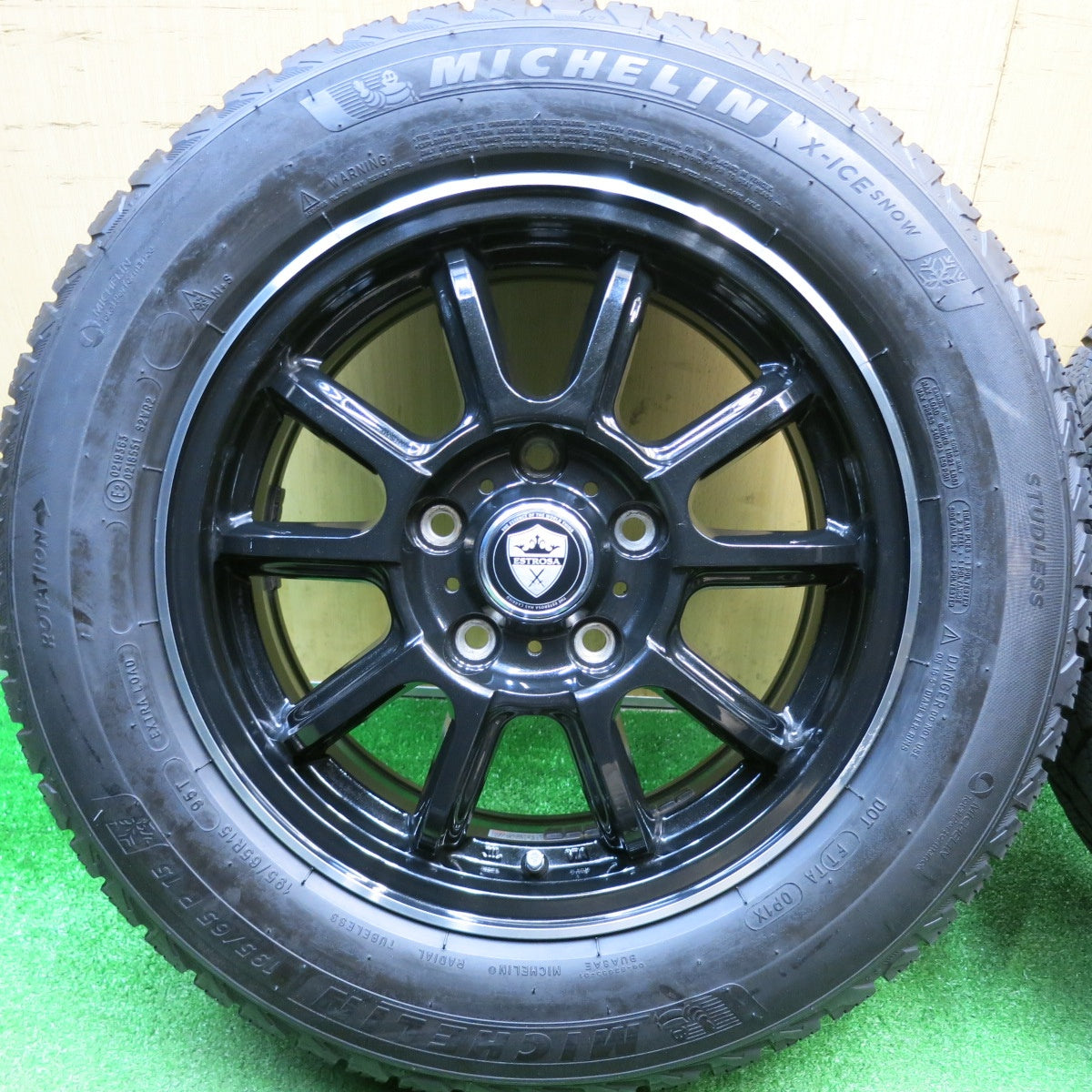 バリ溝！キレイ！8.5分★スタッドレス 195/65R15 ミシュラン X-ICE SNOW ESTROSA エステローザ 15インチ PCD114.3/5H★6010310HAス