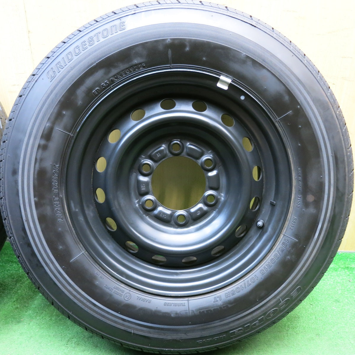 新車外し！22年★トヨタ ハイエース 純正 スチール 195/80R15 107/105N ブリヂストン エコピア RD613 15インチ PCD139.7/6H★5092104HAノ