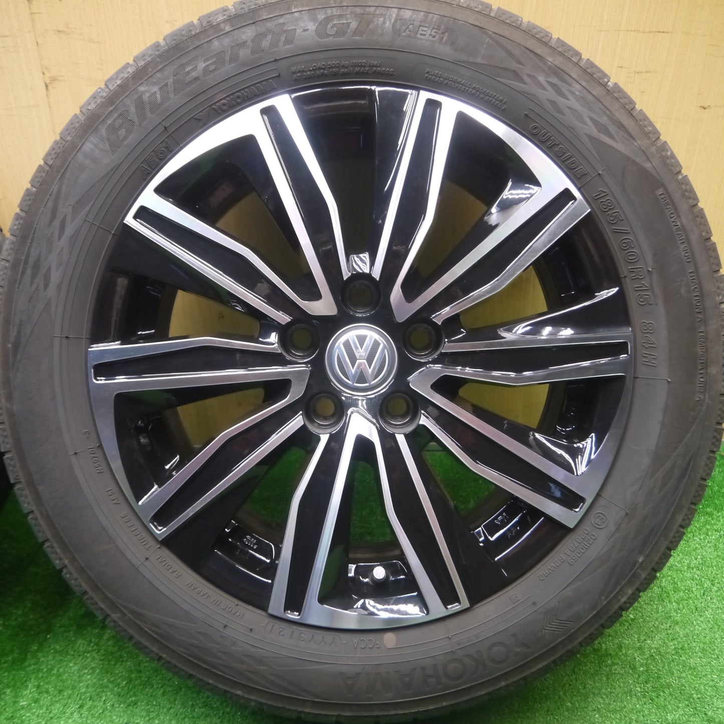 [送料無料] バリ溝！21年！キレイ！9.5分★ワーゲン等 EURO ZWEI FK-10 185/60R15 ヨコハマ BluEarth-GT AE51 ユーロツヴァイ PCD100/5H★4091103Hノ