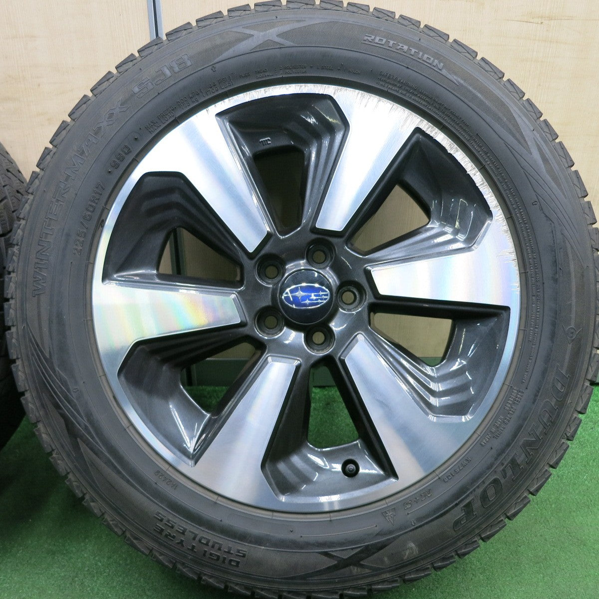 *送料無料* バリ溝！9分★スバル フォレスター 純正 225/60R17 スタッドレス ダンロップ ウインターマックス SJ8 17インチ PCD100/5H★4051706HAス