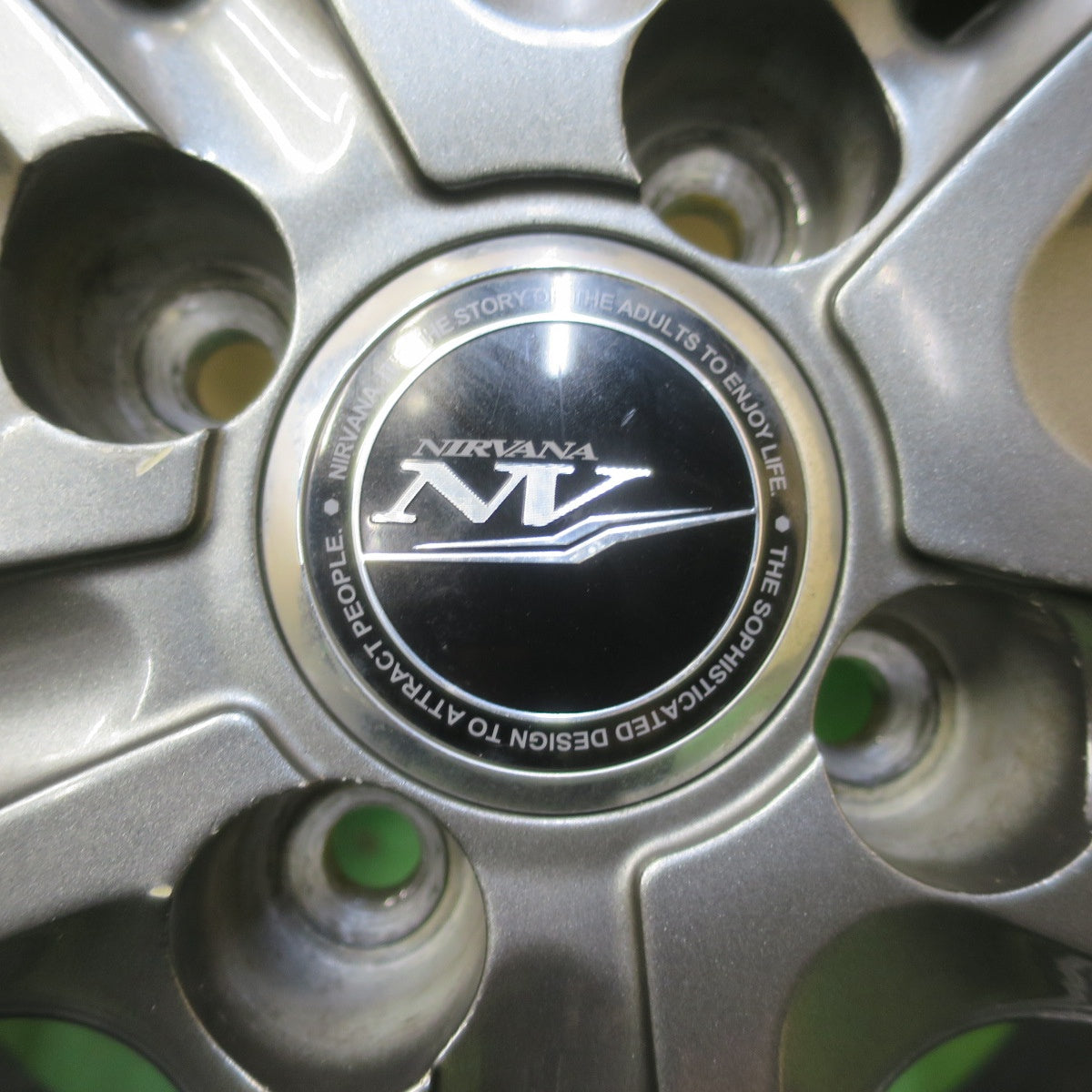 バリ溝！22年！キレイ！9.5分以上◎スタッドレス 185/70R14 ヨコハマ アイスガード iG60 NIRVANA NV ニルバーナ ニルヴァーナ 14インチ PCD100/4H◎6091913イス