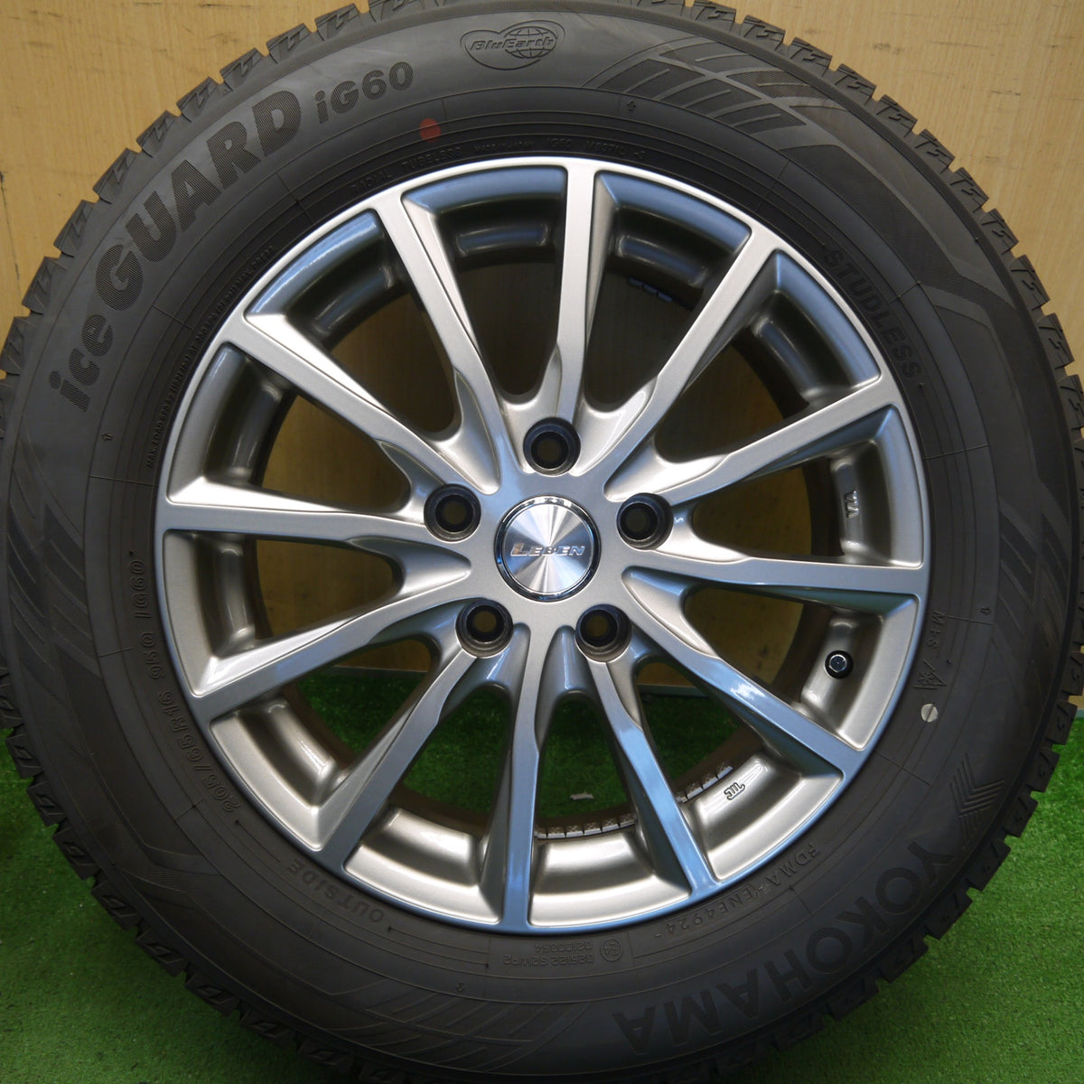 バリ溝！24年！キレイ！9分◎スタッドレス 205/65R16 ヨコハマ アイスガード iG60 LEBEN レーベン 16インチ PCD114.3/5H◎6090703Hス