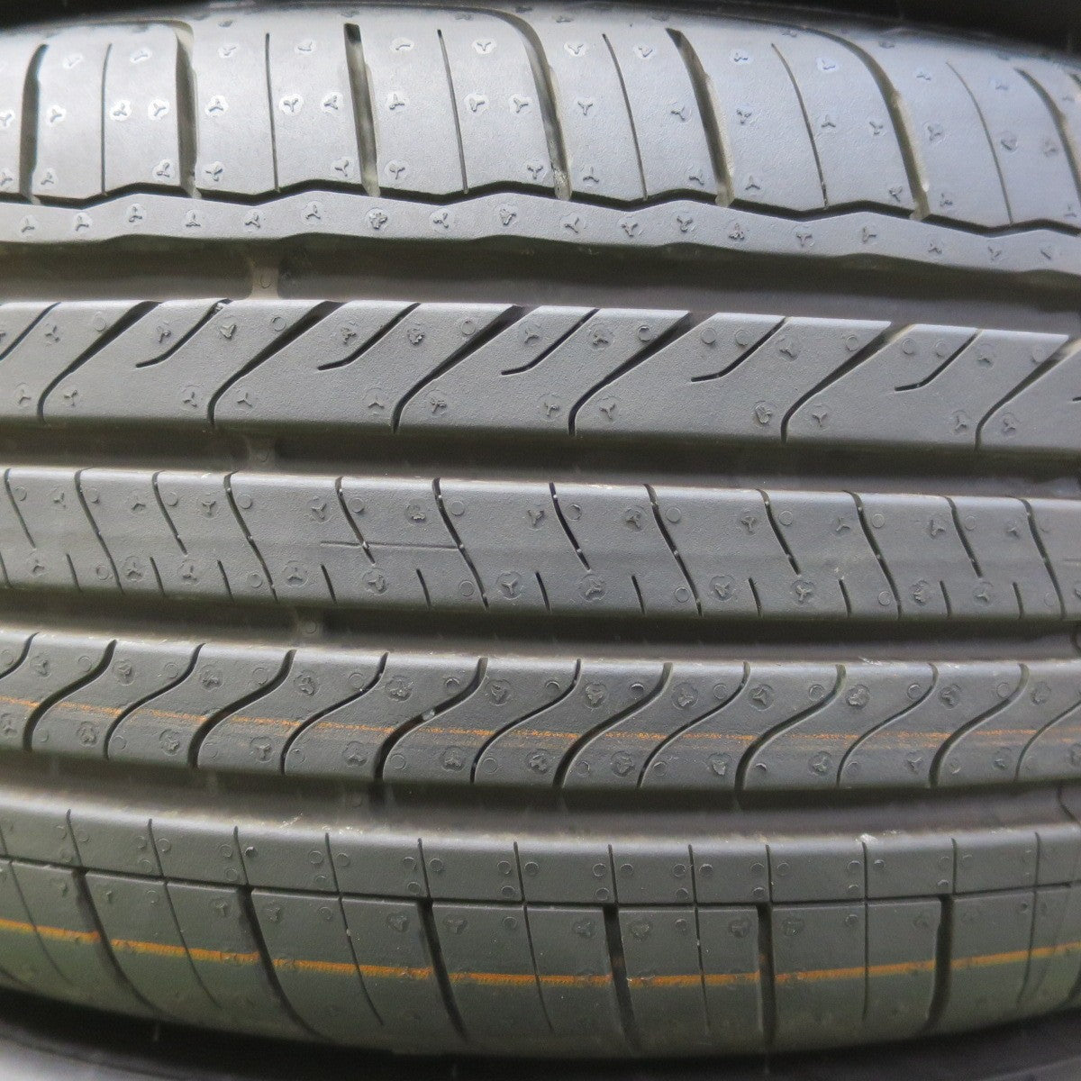 新車外し！26年◎195/60R16 グッドイヤー ASSURANCE TRIPLEMAX2 タイヤ 16インチ フロンクス ウィッシュ セレナ 等◎6092509イノタ
