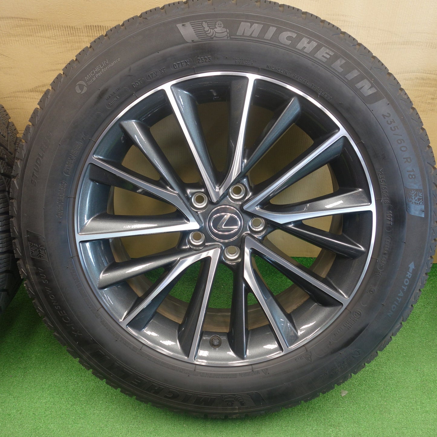 センサー付！バリ溝！23年！キレイ！9分★レクサス NX 純正 235/60R18 スタッドレス ミシュラン X-ICE SNOW SUV 18インチ PCD114.3/5H★6051101KTス