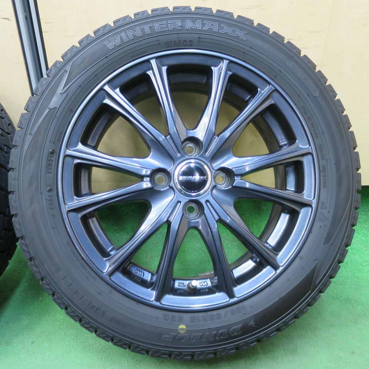 バリ溝！21年！キレイ！9.5分★スタッドレス 185/55R15 ダンロップ ウインターマックス WM02 WAREN ヴァーレン 15インチ PCD100/4H★5041204イス