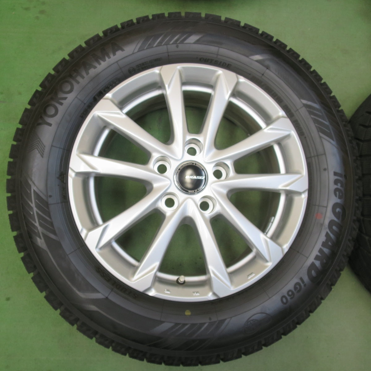 バリ溝！22年！キレイ！ほぼ10分★スタッドレス 215/65R16 ヨコハマ アイスガード iG60 QRASIZ KOSEI クレイシズ 16インチ PCD114.3/5H★6040712イス