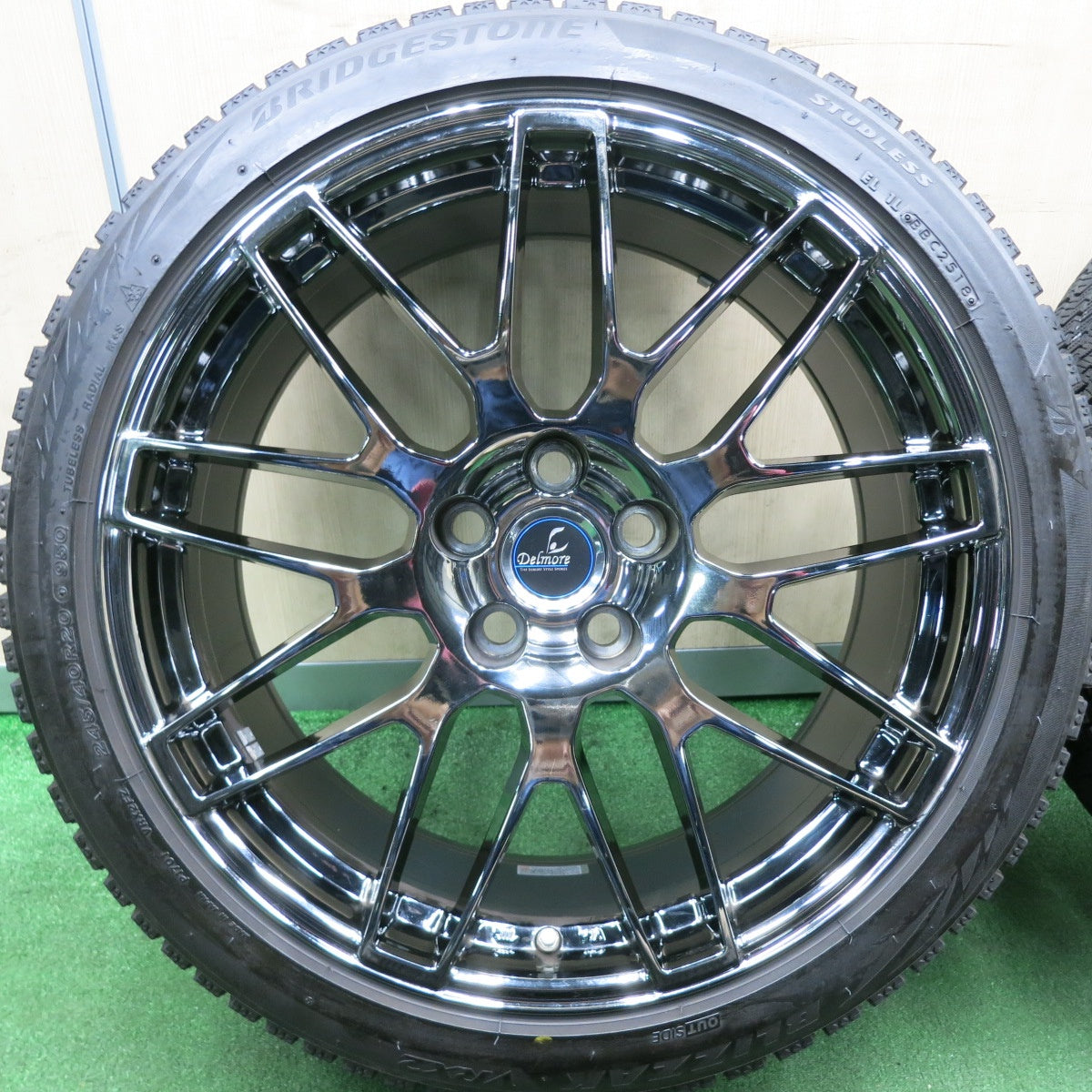 *送料無料* バリ溝！9分★レクサス等 Delmore 245/40R20 スタッドレス ブリヂストン ブリザック VRX2 デルモア PCD120/5H★4042804HAス