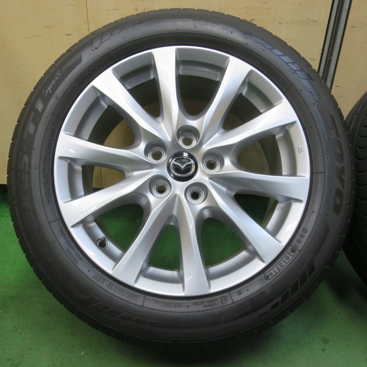 バリ溝！キレイ！9.5分★マツダ アテンザ 純正 225/55R17 トーヨー プロクセス T1 Sport 17インチ PCD114.3/5H★6022601イノ