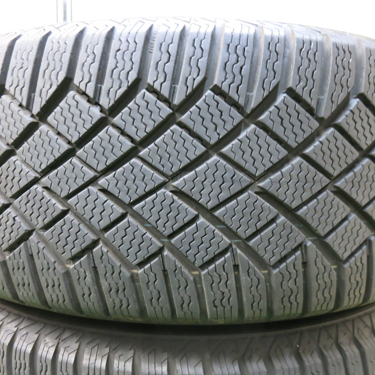 [送料無料] バリ溝！9分★アウディ Q5 純正 235/55R19 スタッドレス コンチネンタル バイキングコンタクト7 19インチ PCD112/5H★4122706SYス