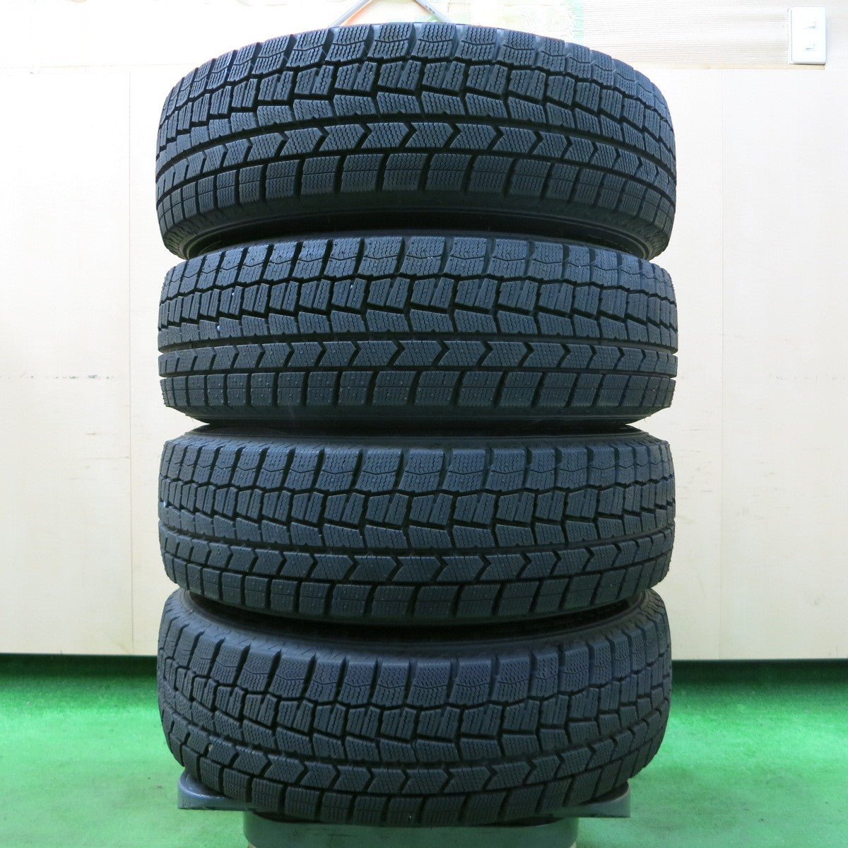 *送料無料* バリ溝！20年！ほぼ10分★スタッドレス 175/70R14 ダンロップ ウインターマックス WM02 JOKER QUEEN weds ジョーカー PCD100/4H 5H マルチ★4052304イス
