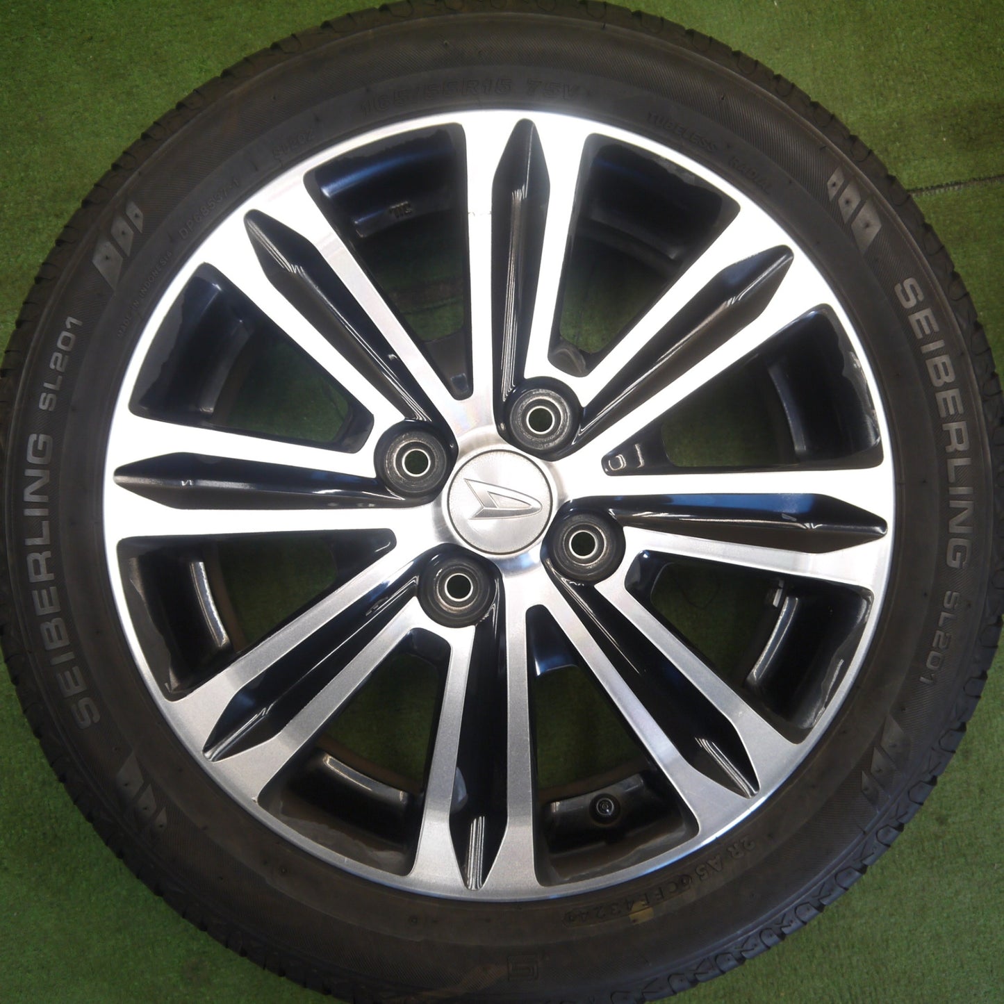 バリ溝！24年！8.5分★ダイハツ タント カスタム 純正 165/55R15 セイバーリング SL201 15インチ PCD100/4H★6052702Hノ