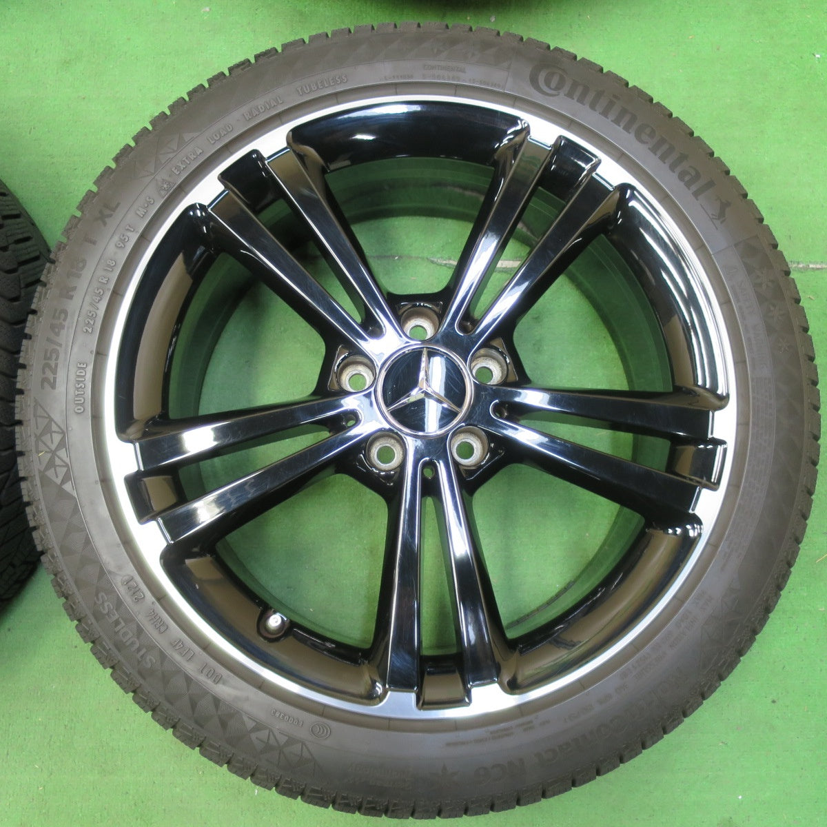 [送料無料] バリ溝！21年！キレイ！9.5分★ベンツ W177 Aクラス 純正 225/45R18 スタッドレス コンチネンタル ノースコンタクト NC6 PCD112/5H★4093004イス