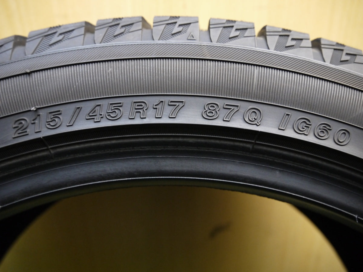 [送料無料] ほぼ未使用★スタッドレス 215/45R17 ヨコハマ アイスガード iG60 タイヤ 17インチ 86 BRZ プリウス カローラスポーツ 等★2030408クスタ
