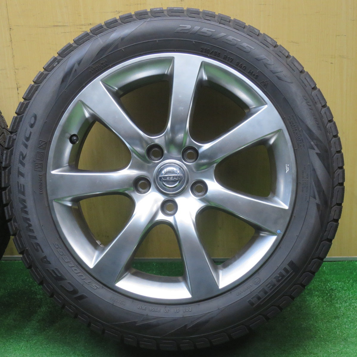バリ溝！8.5分★日産 V35 スカイライン 純正 215/55R17 スタッドレス ピレリ アイスアシンメトリコ 17インチ PCD114.3/5H★5122504NJス