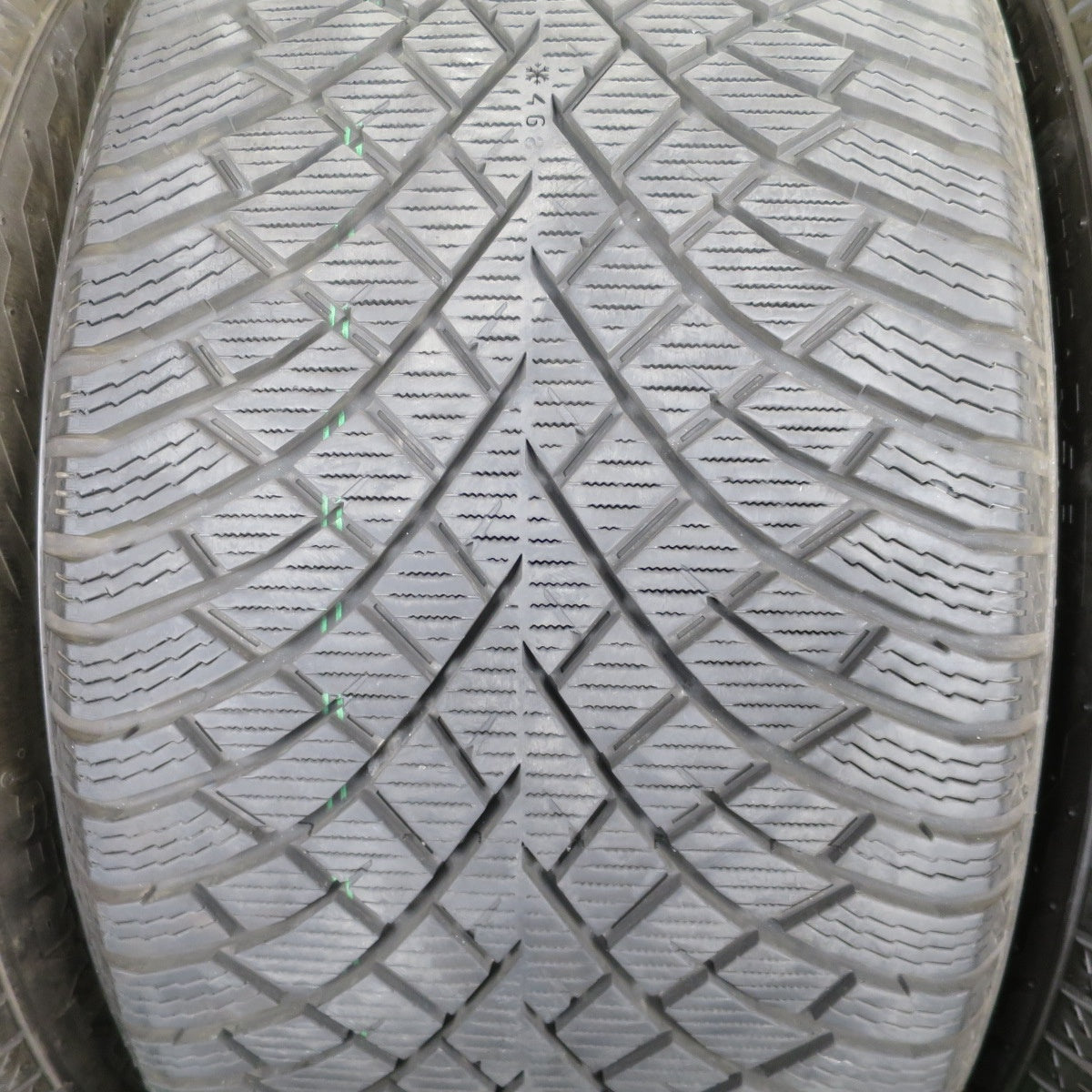 バリ溝！22年！キレイ！9.5分★ベンツ GT43 純正 AMG 255/45R19 285/40R19 スタッドレス ノキアン タイヤ ハッカペリッタ R5 EV 19インチ PCD112/5H★6012401NKス