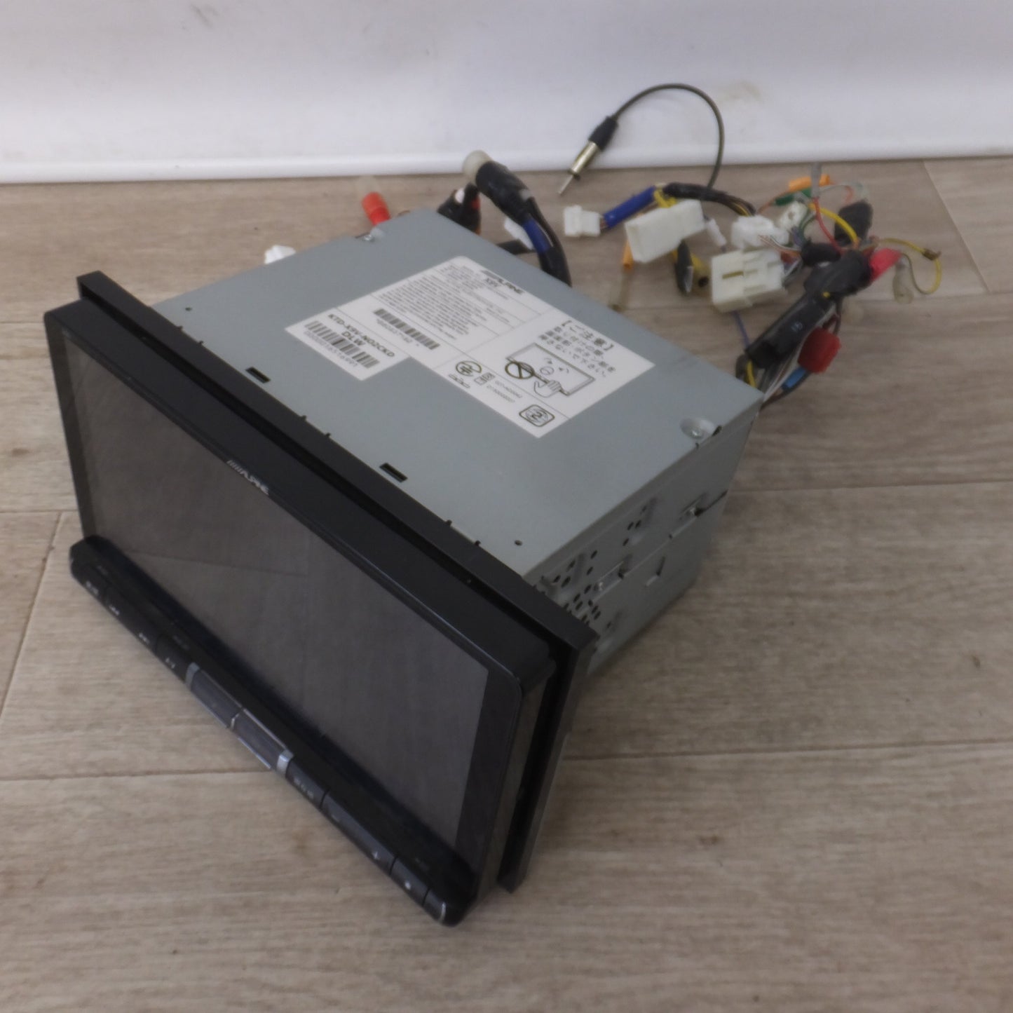 [送料無料] 現状品★アルパイン ALPINE メモリーナビ X9V KTD-X9V-NO2CKD DLW　セキュリティロック　トヨタ ノア ハイブリッド Si 専用(49)★