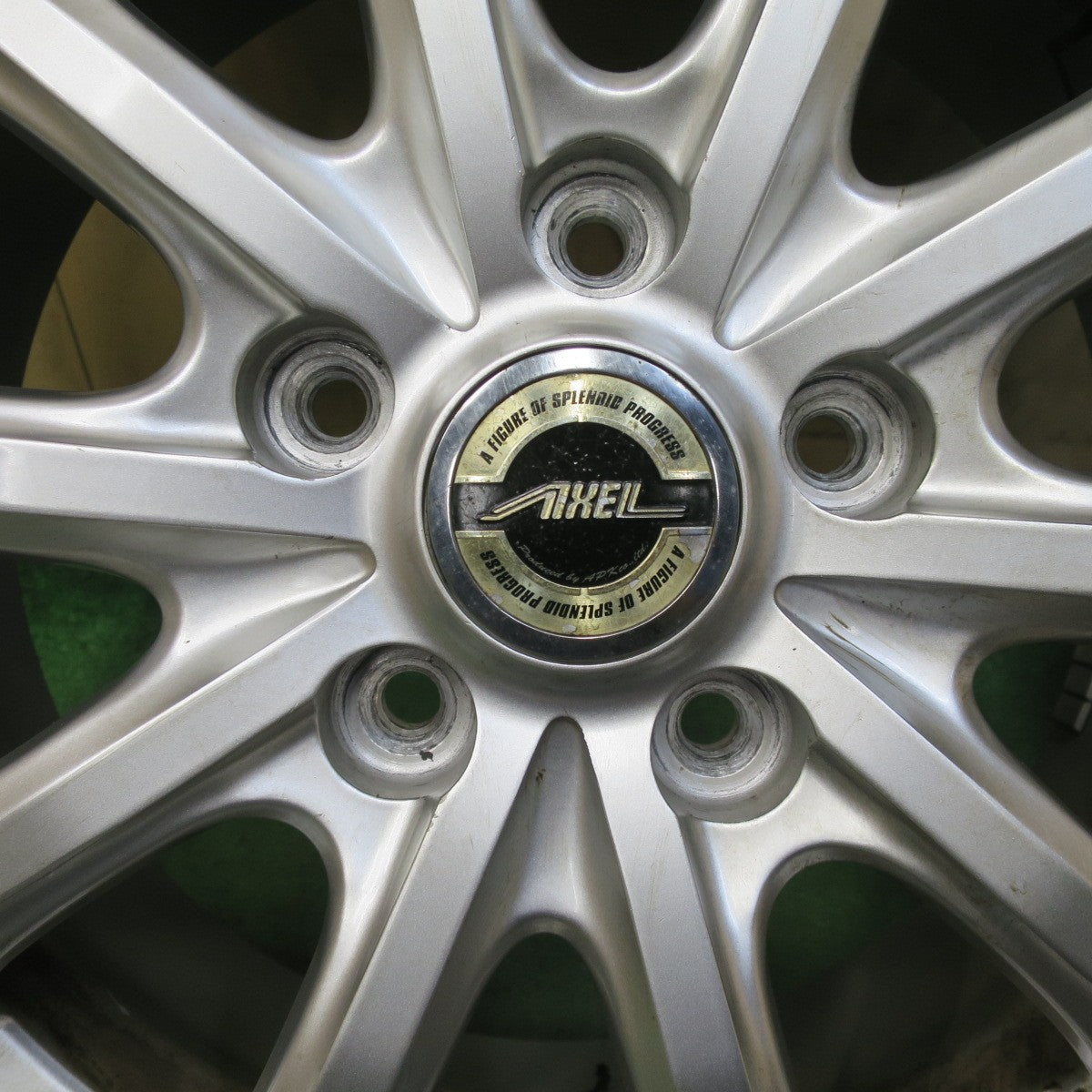 バリ溝！22年！キレイ！9.5分★スタッドレス 205/65R16 ブリヂストン ブリザック VRX2 AXEL アクセル 16インチ PCD114.3/5H★5111006TTス