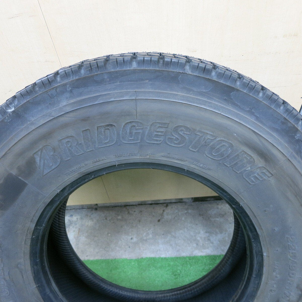 2本価格！23年★トラック タイヤ 225/90R17.5 127/125L スタッドレス ブリヂストン W999 17.5インチ★5031906ナスタ