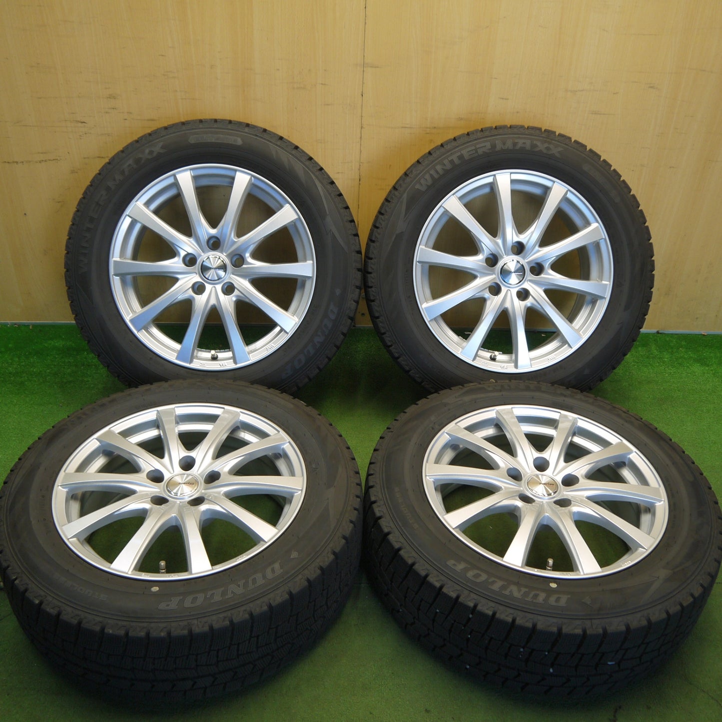 バリ溝！25年！キレイ！ほぼ10分★スタッドレス 215/60R17 ダンロップ ウインターマックス WM02 ravrion RS01 ラブリオン 17インチ PCD114.3/5H★6052501Hス